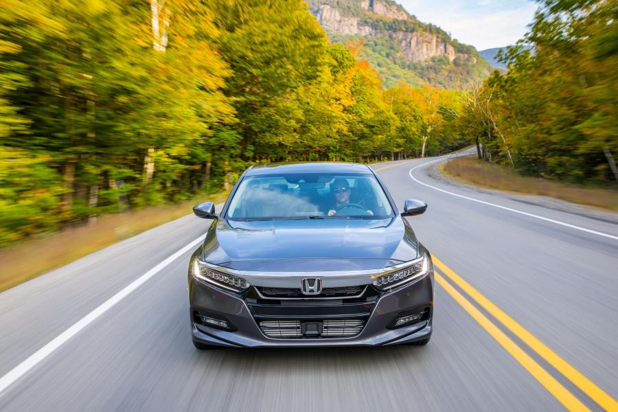  Honda Accord Touring Hybrid 2017 года  (NA) (фото 140 из 170)